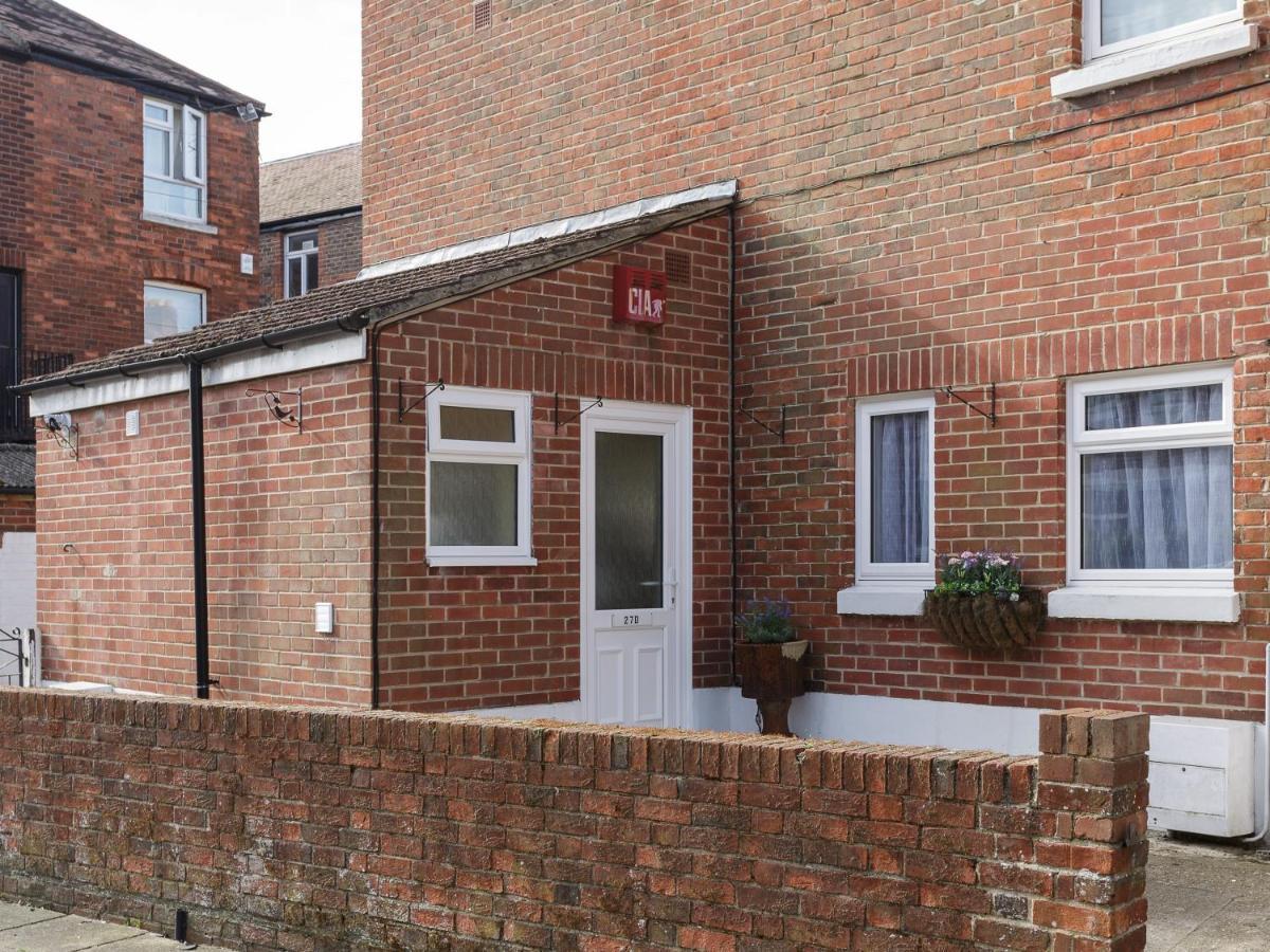 Stopover At Lowcay Apartment D With Allocated Parking Portsmouth Exterior foto