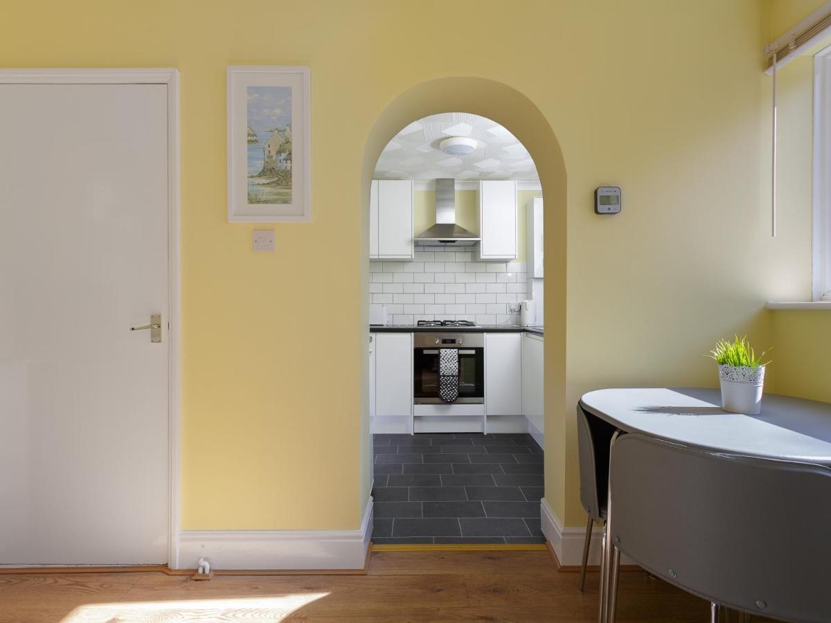 Stopover At Lowcay Apartment D With Allocated Parking Portsmouth Exterior foto