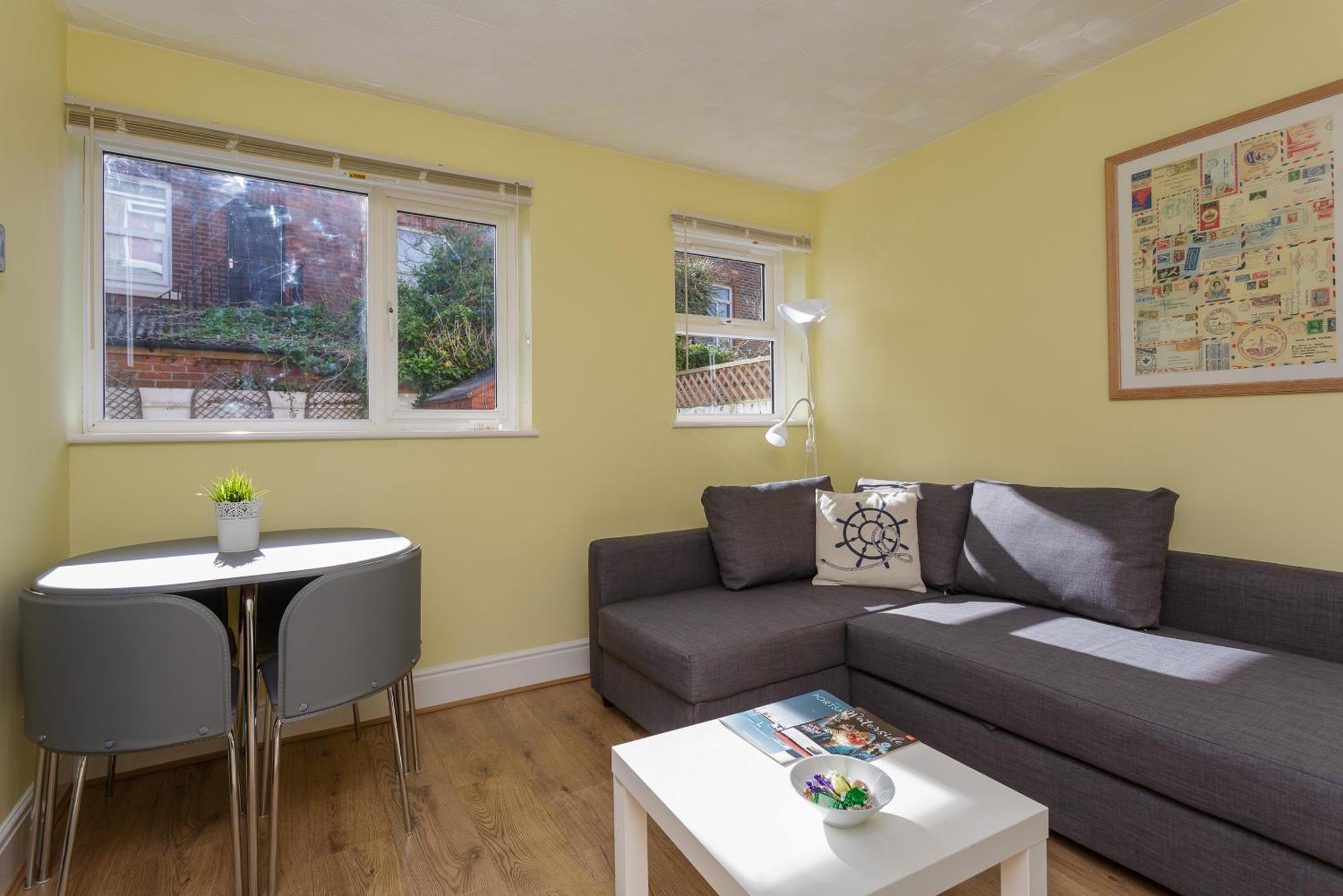 Stopover At Lowcay Apartment D With Allocated Parking Portsmouth Habitación foto